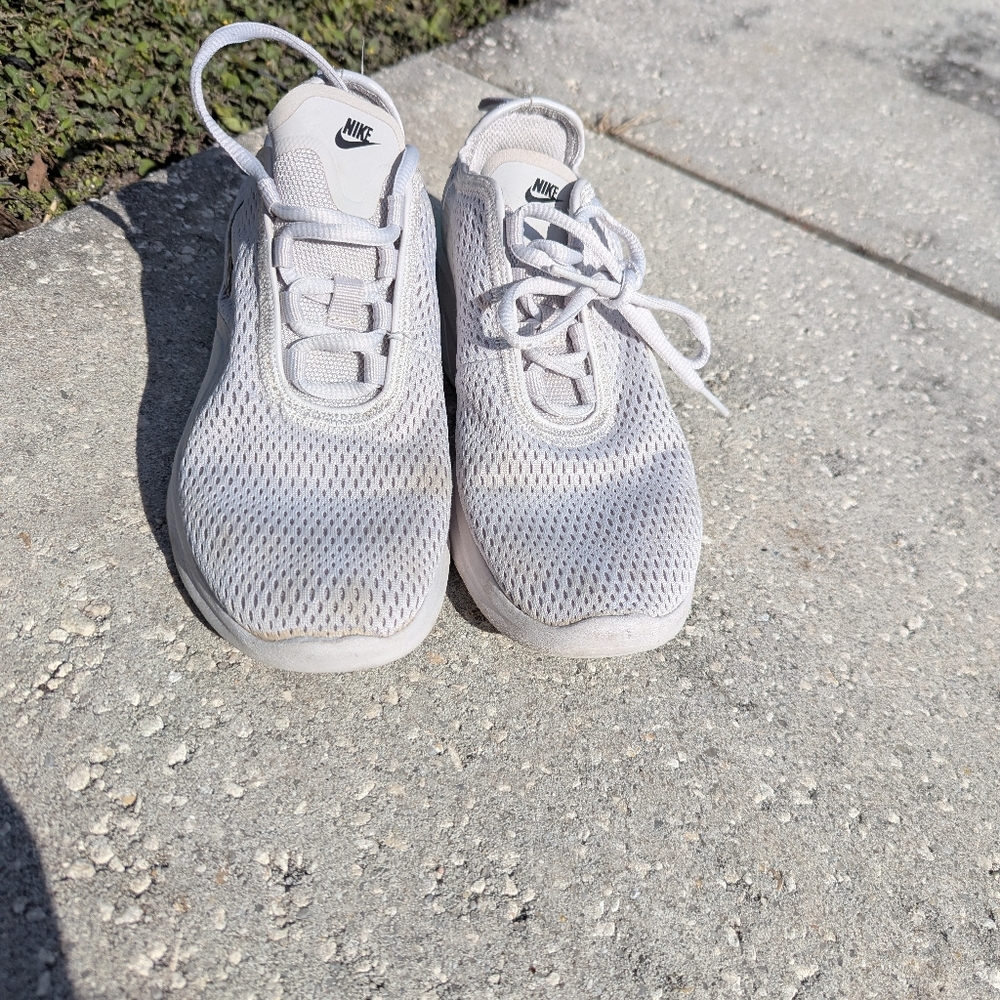 Nike Women's Cream Mesh Sneakers